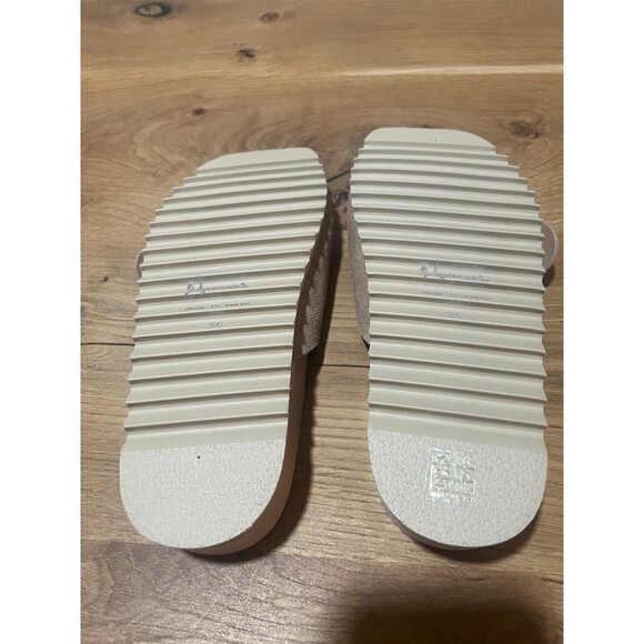 NIB Homers Tan Suede Slip On Open Toe Hand Crafted Buckle Slide Sandals Size 36 - Picture 5 of 9